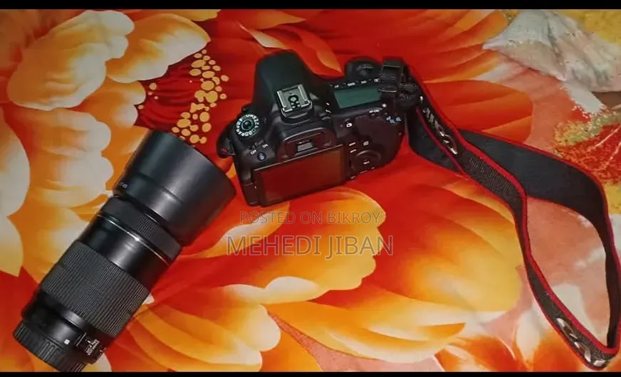 ডিএসএলআর ক্যামেরা