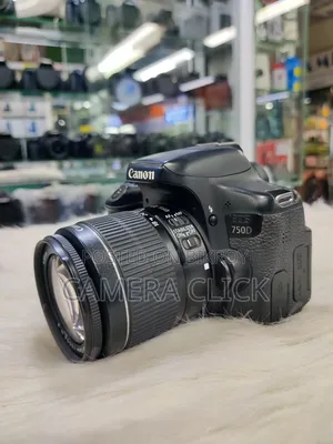 Canon EOS 750D + 18-55mm IS Lens