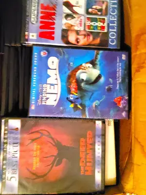 বিক্রির জন্য ডিভিডি কালেকশন