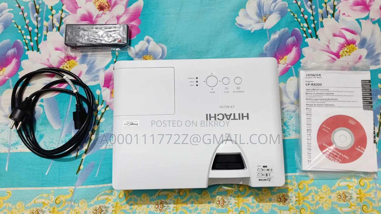 HITACHI CP-RX250 Multimedia Projector