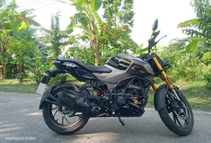 হিরো এক্সট্রিম ১৬০আর ২০২৫ গোল্ড