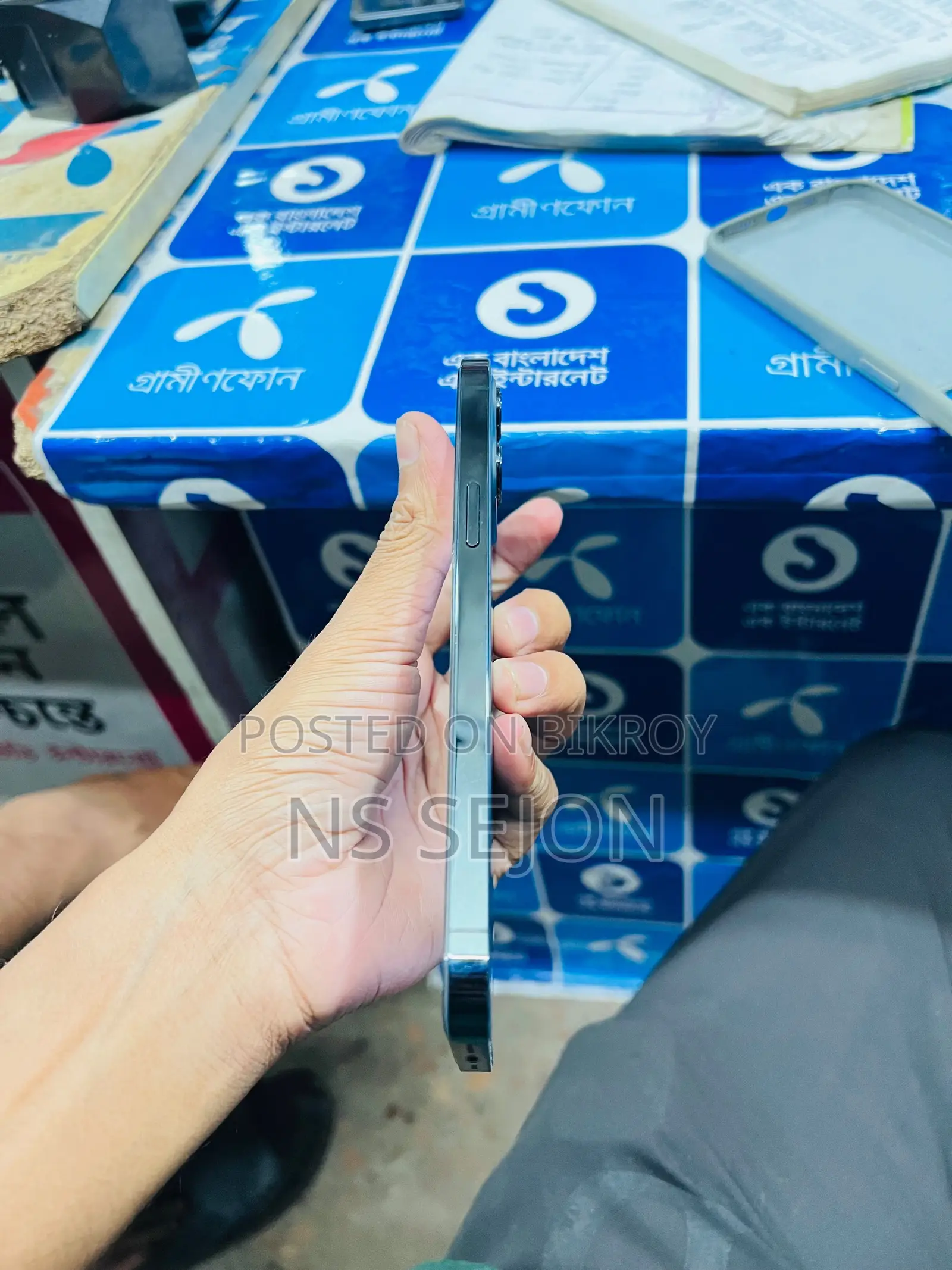 নিউ অ্যাপল আইফোন ১২ প্রো ম্যাক্স ১২৮ জিবি ব্লু