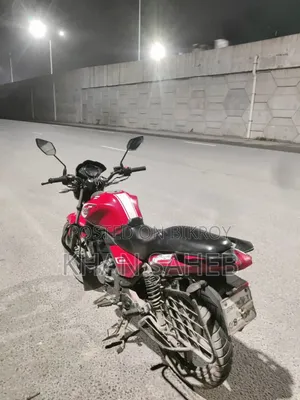 কিওয়ে আরকেএস ১০০ ২০১৭ লাল