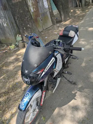বাজাজ পালসার ১৫০ ২০০২ রেড