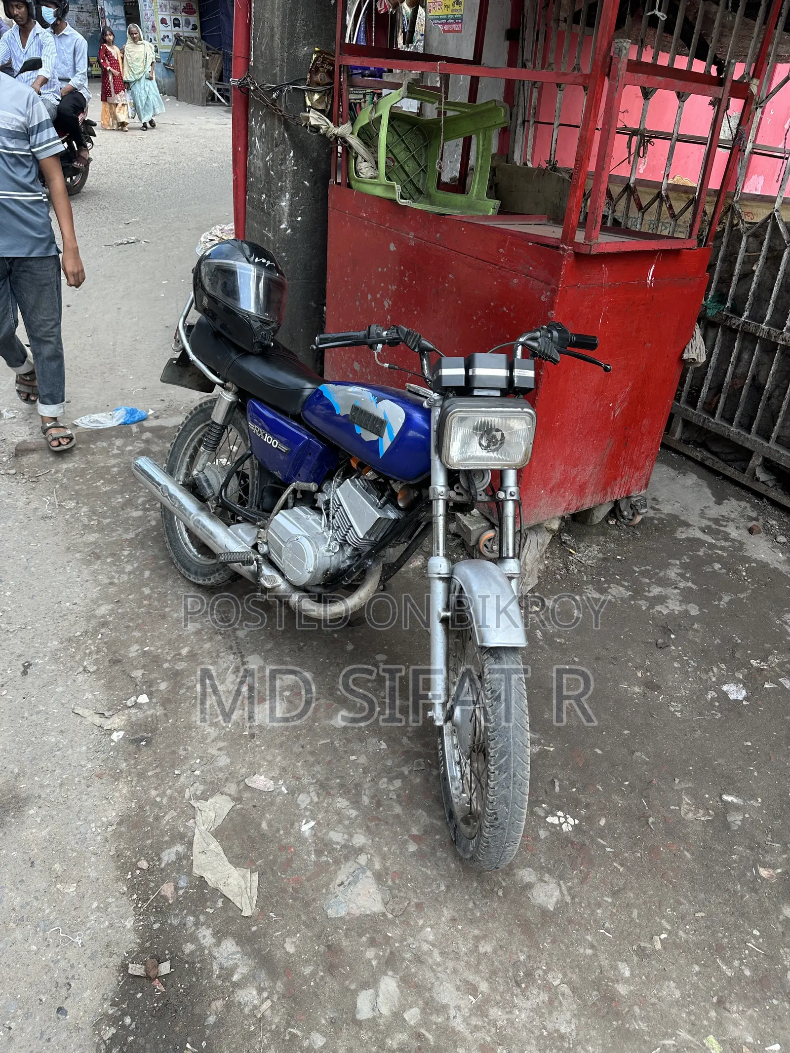 Yamaha 2000 Blue