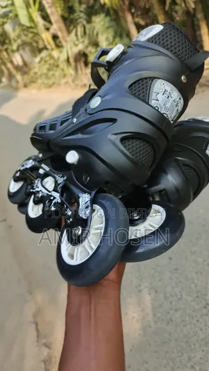 বুটস এন্ড স্কেইট