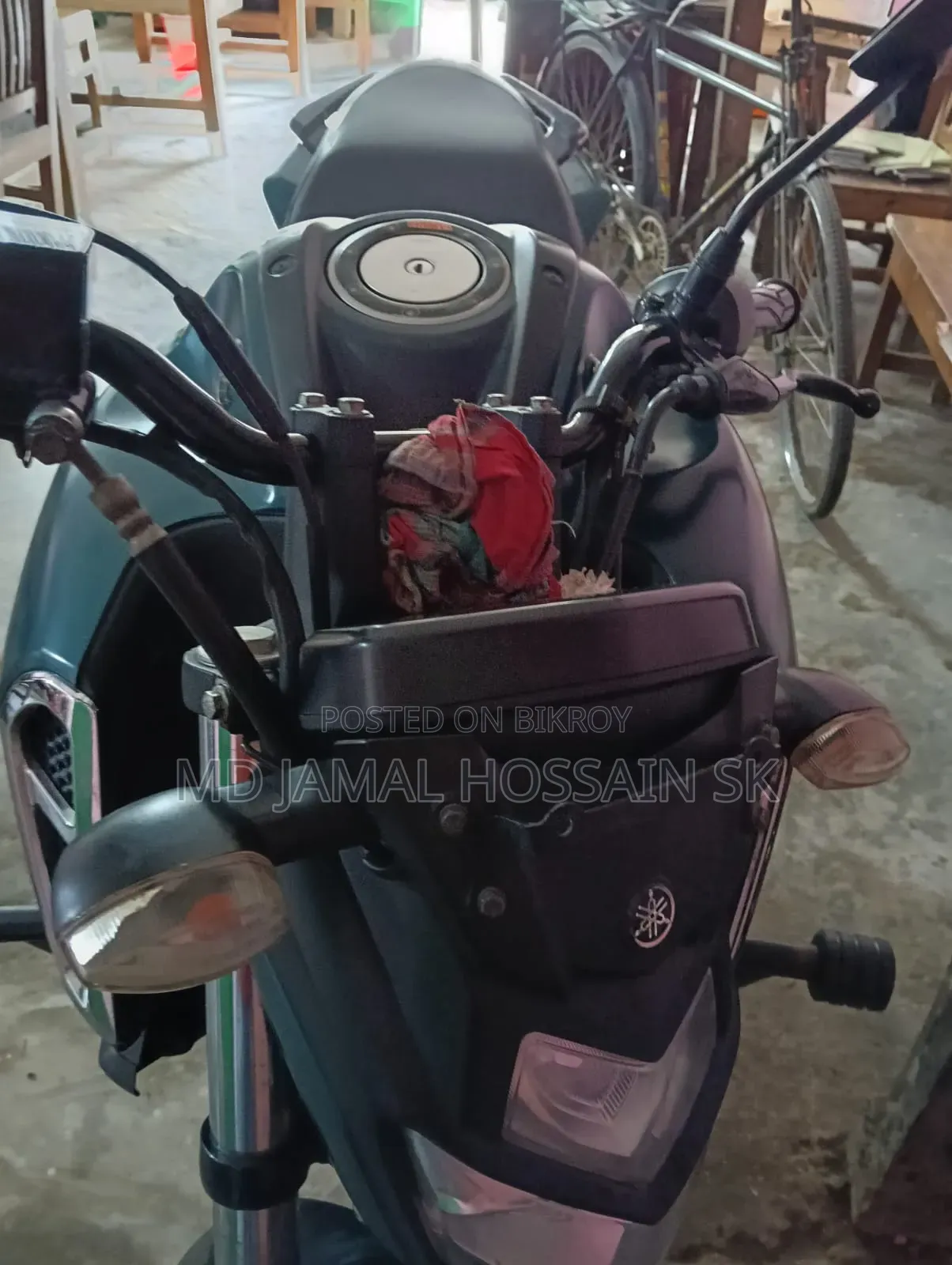 Yamaha 2022 নীল
