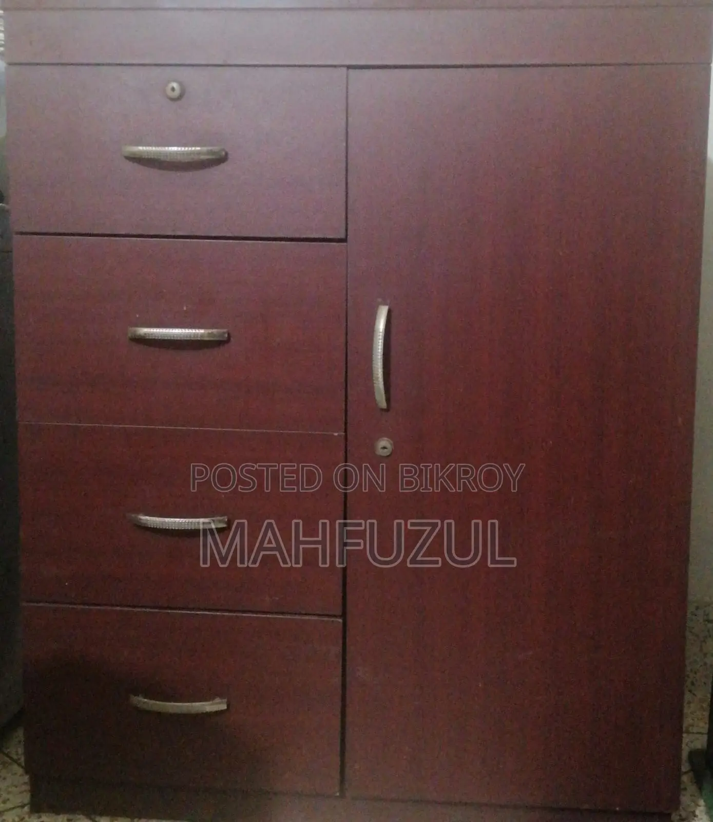 ওয়ারড্রোব শেল্ফ