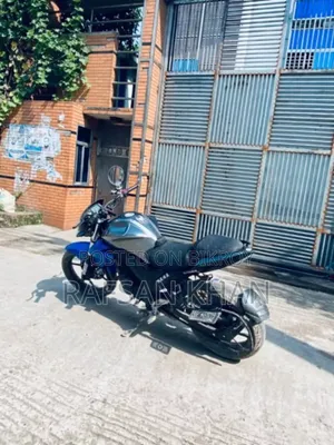 সুজুকি জিক্সার ২০১৯ নীল