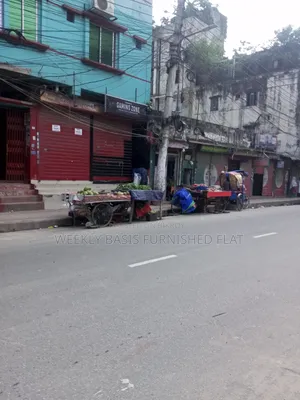 ৪-৫ মাসের জন্যে ঢাকার বাইরে যাবেন ঘরের ফার্নিচার রাখার জায়গা খুঁজছেন