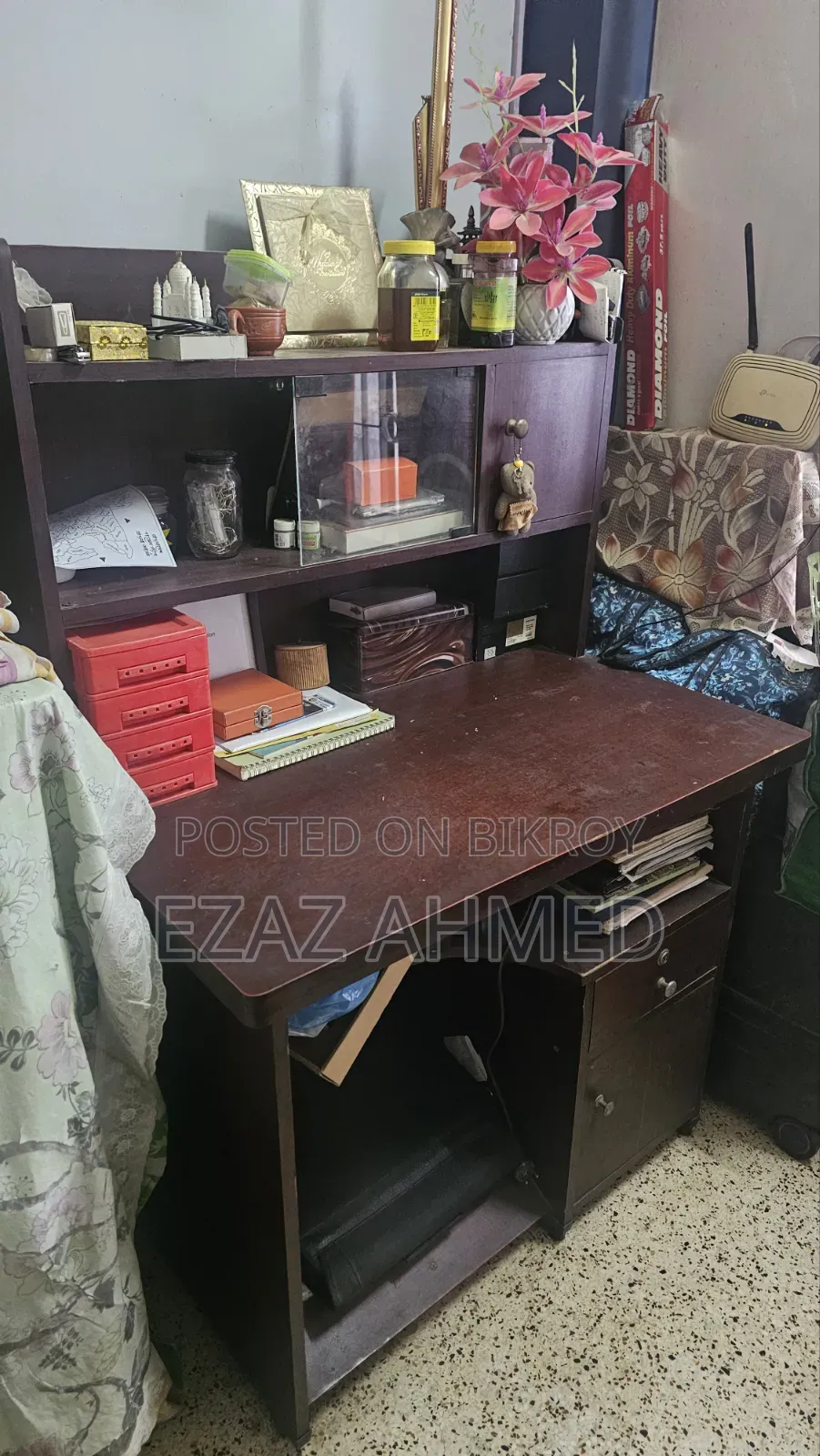 Study Table (Looks Like New, Value for Money)