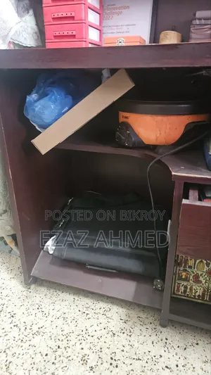 Study Table (Looks Like New, Value for Money)