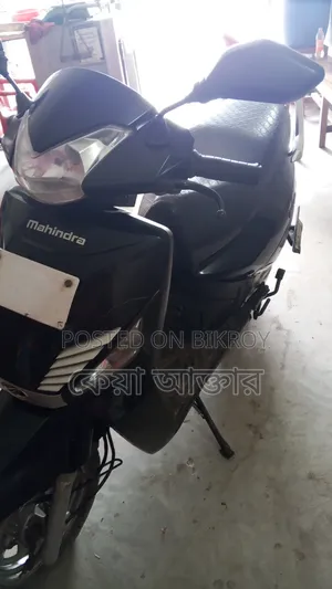 মহিন্দ্রা গুস্টো ২০১৭ ব্ল্যাক