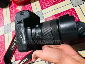 DSLR Camera