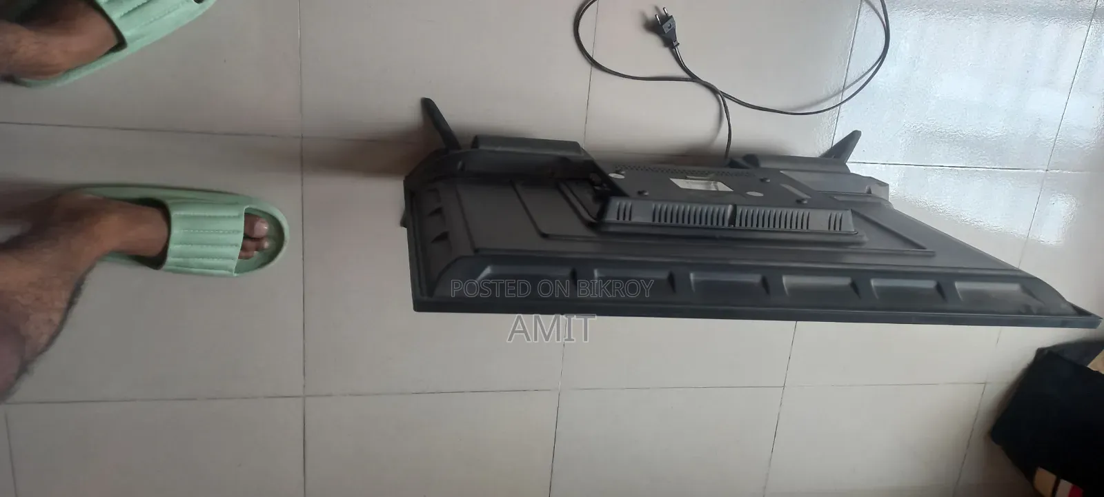 ASTON 32" Smart TV