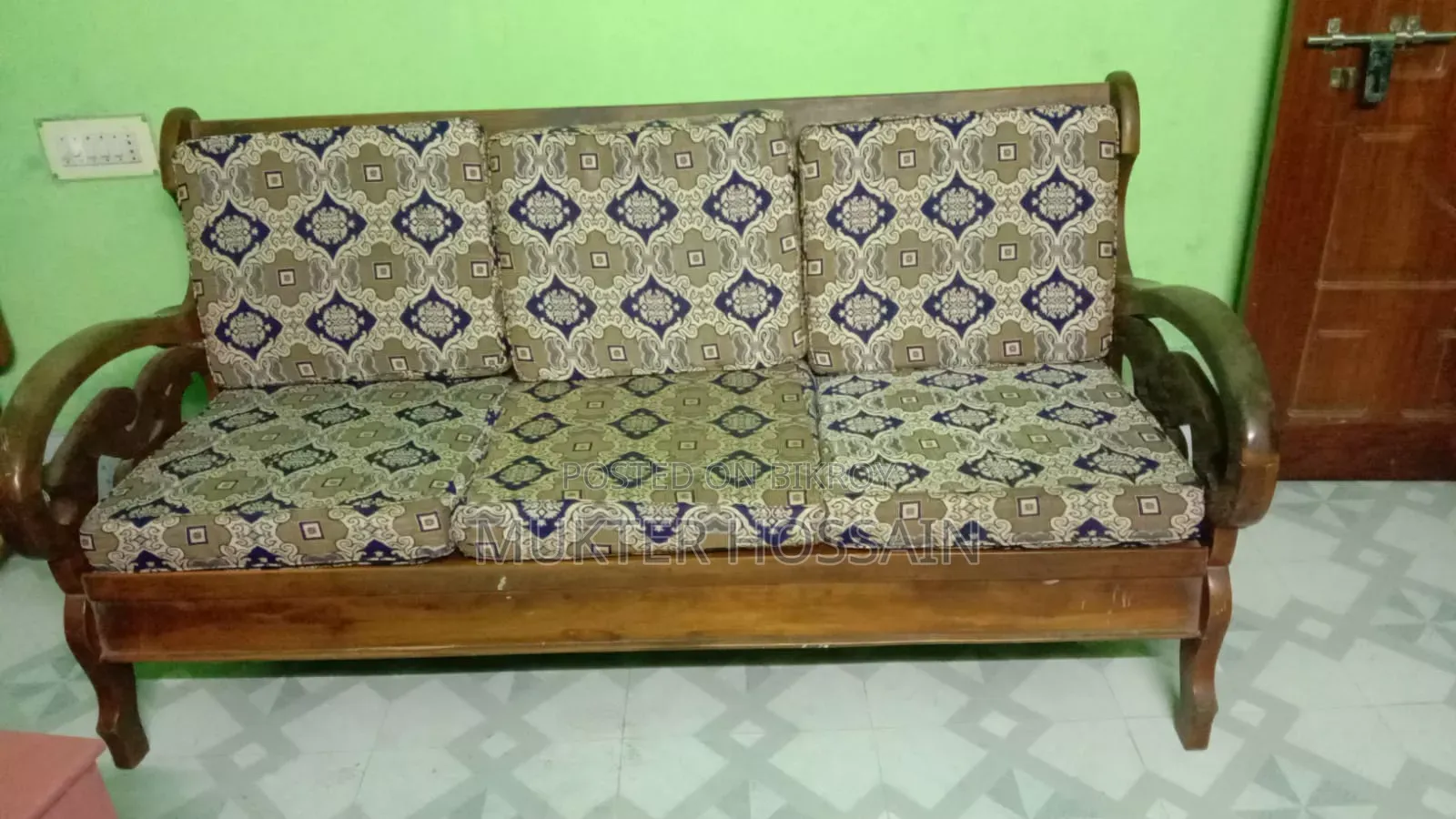 Mahogany Wooden Three-Seat Sofa with Foam