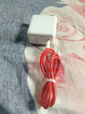 ওয়ানপ্লাস সুপারফাস্ট চার্জার