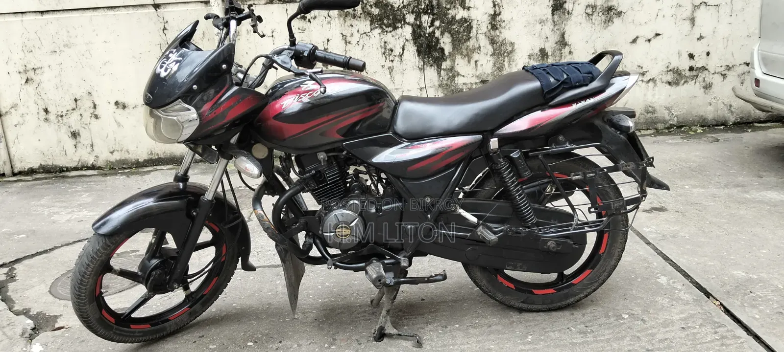 বাজাজ ডিসকভার ১২৫ ২০১৩ কালো