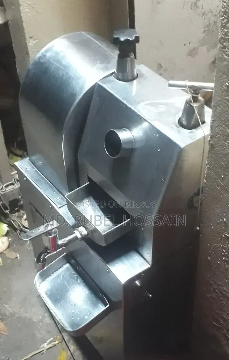 Commercial Electric Sugarcane Juice Extractor Machine