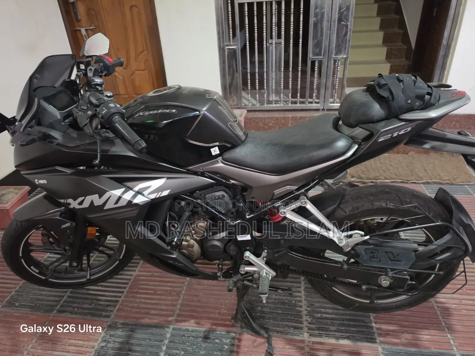 New Hero Karizma XMR 210 2024 Black