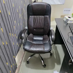 অফিস টেবিল এবং চেয়ার