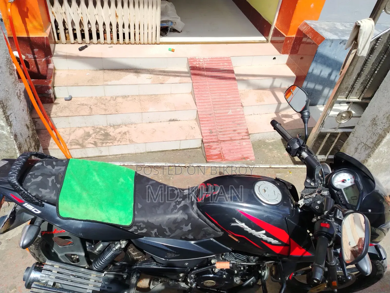 বাজাজ পালসার ১৫০ ২০২৩ কালো