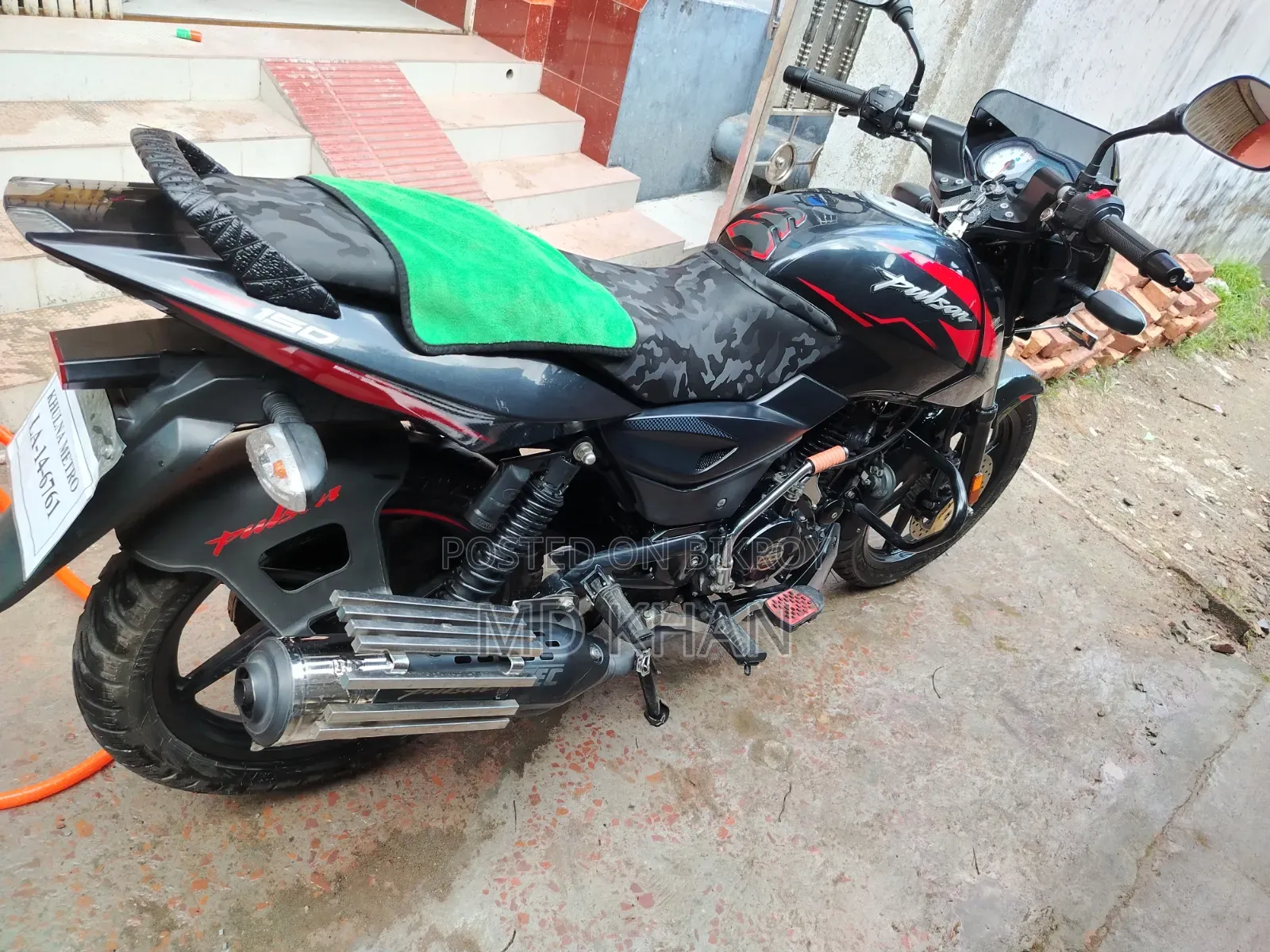বাজাজ পালসার ১৫০ ২০২৩ কালো