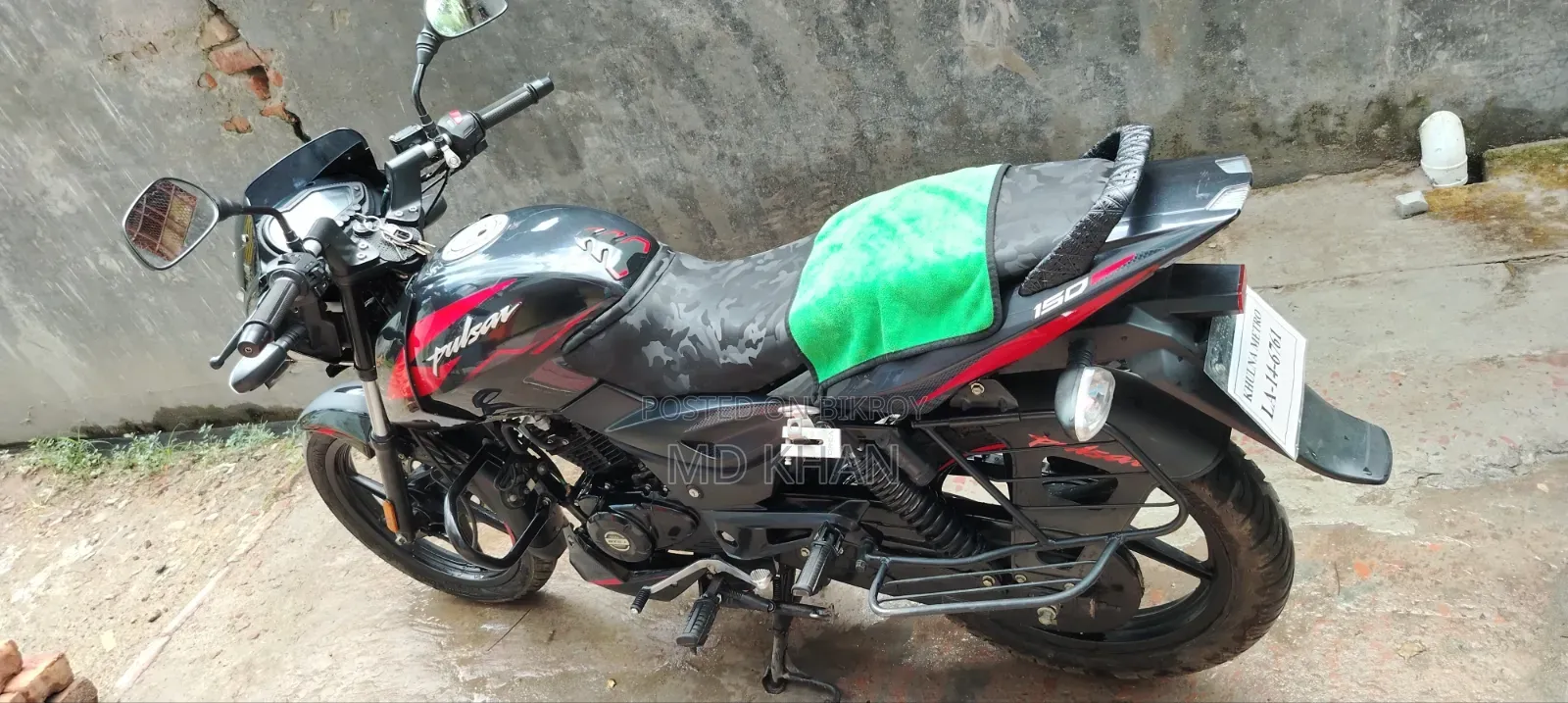 বাজাজ পালসার ১৫০ ২০২৩ কালো