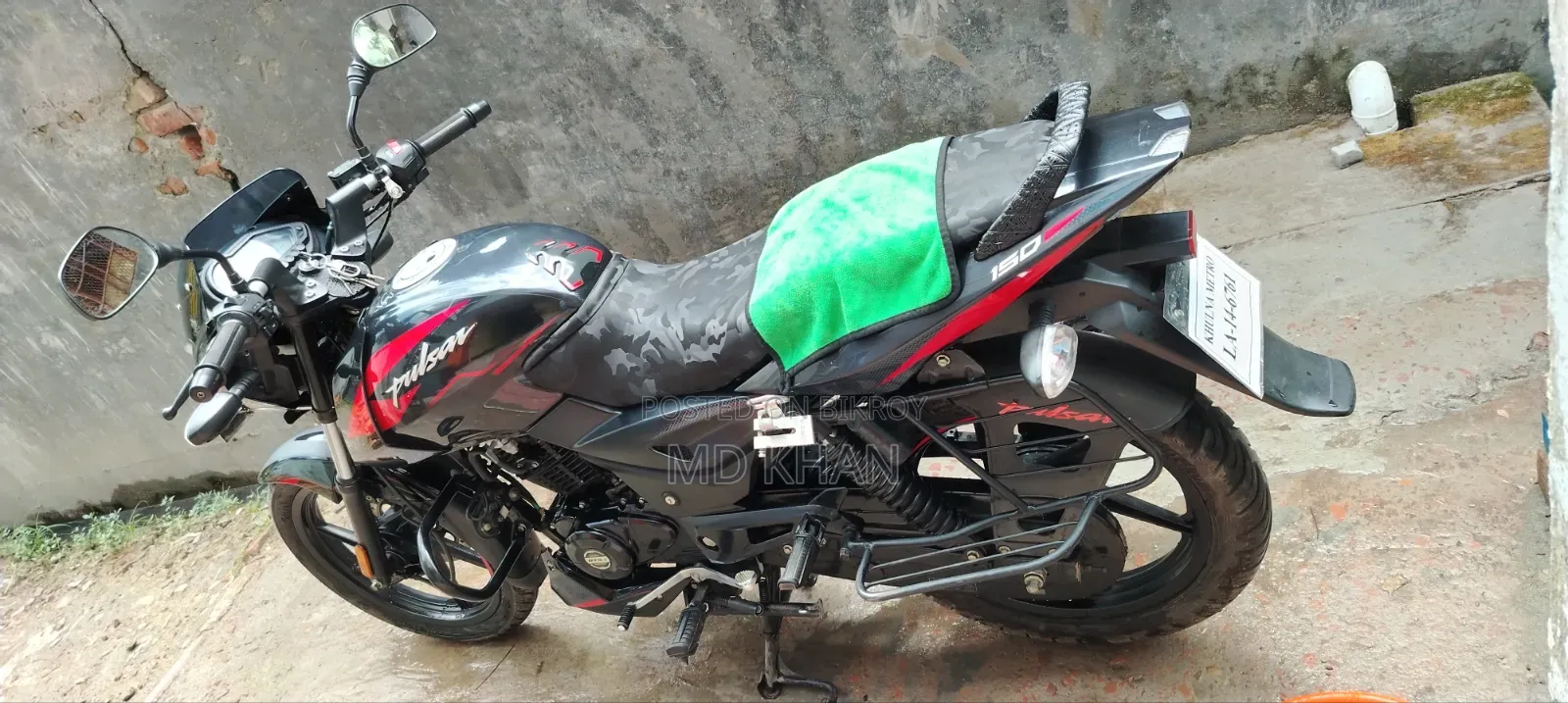বাজাজ পালসার ১৫০ ২০২৩ কালো
