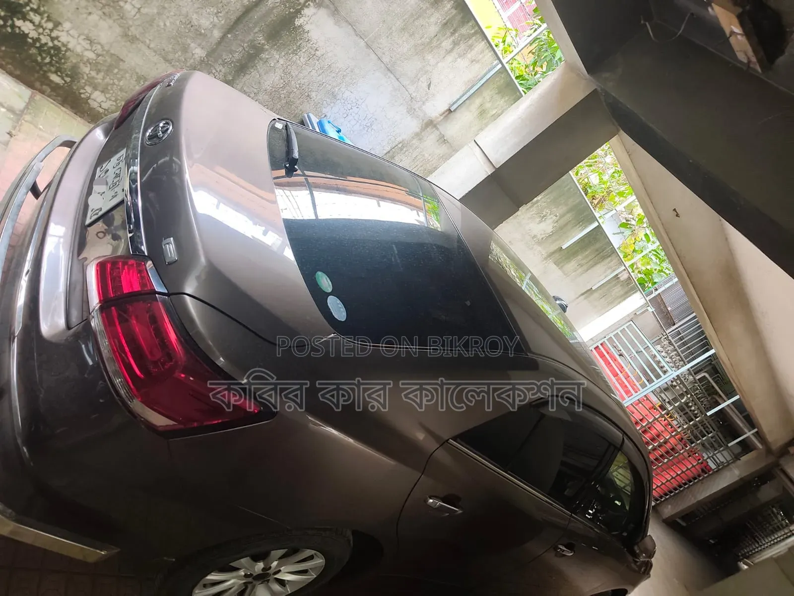 টয়োটা প্রিমিও ২০১৭ ব্রাউন