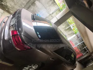 টয়োটা প্রিমিও ২০১৭ ব্রাউন