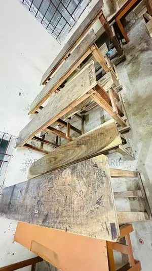 10 pairs of old wooden benches will be sold