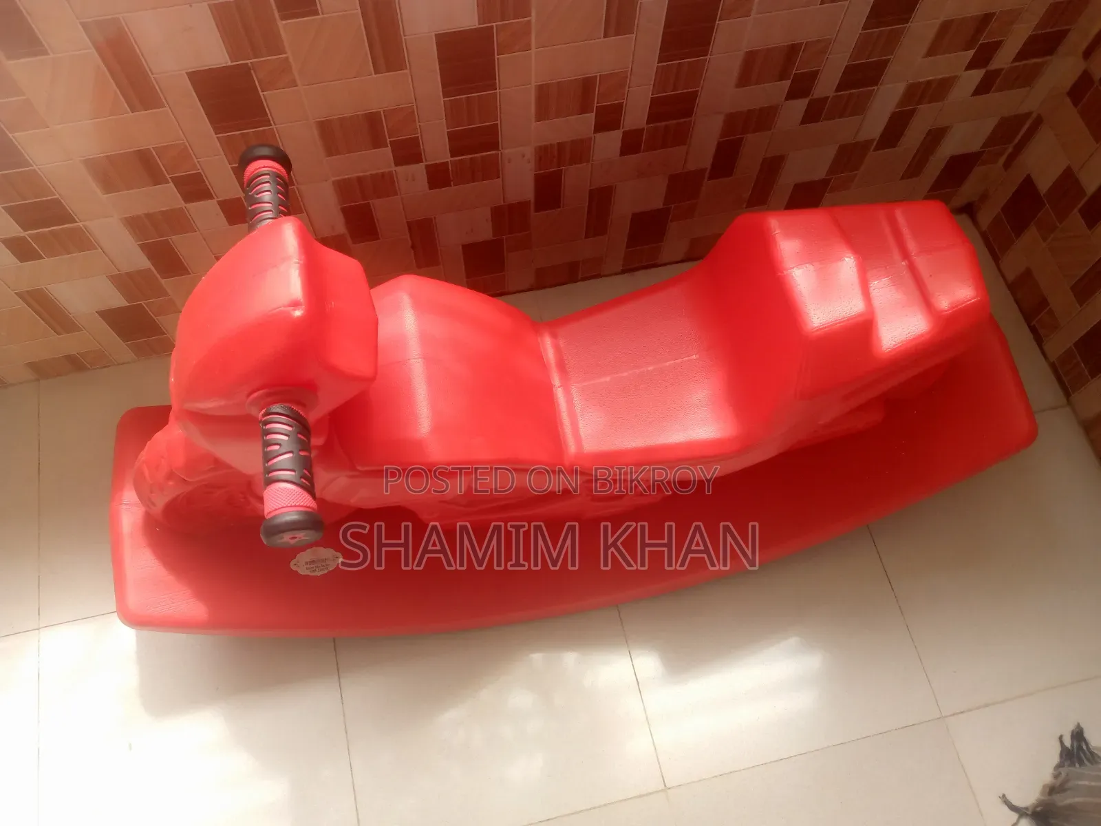 একদম নতুন শুধু ১দিন ব্যবহার করছে।