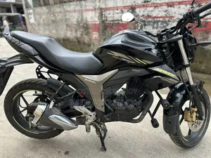 নতুন সুজুকি জিক্সার ২০২৫ কালো