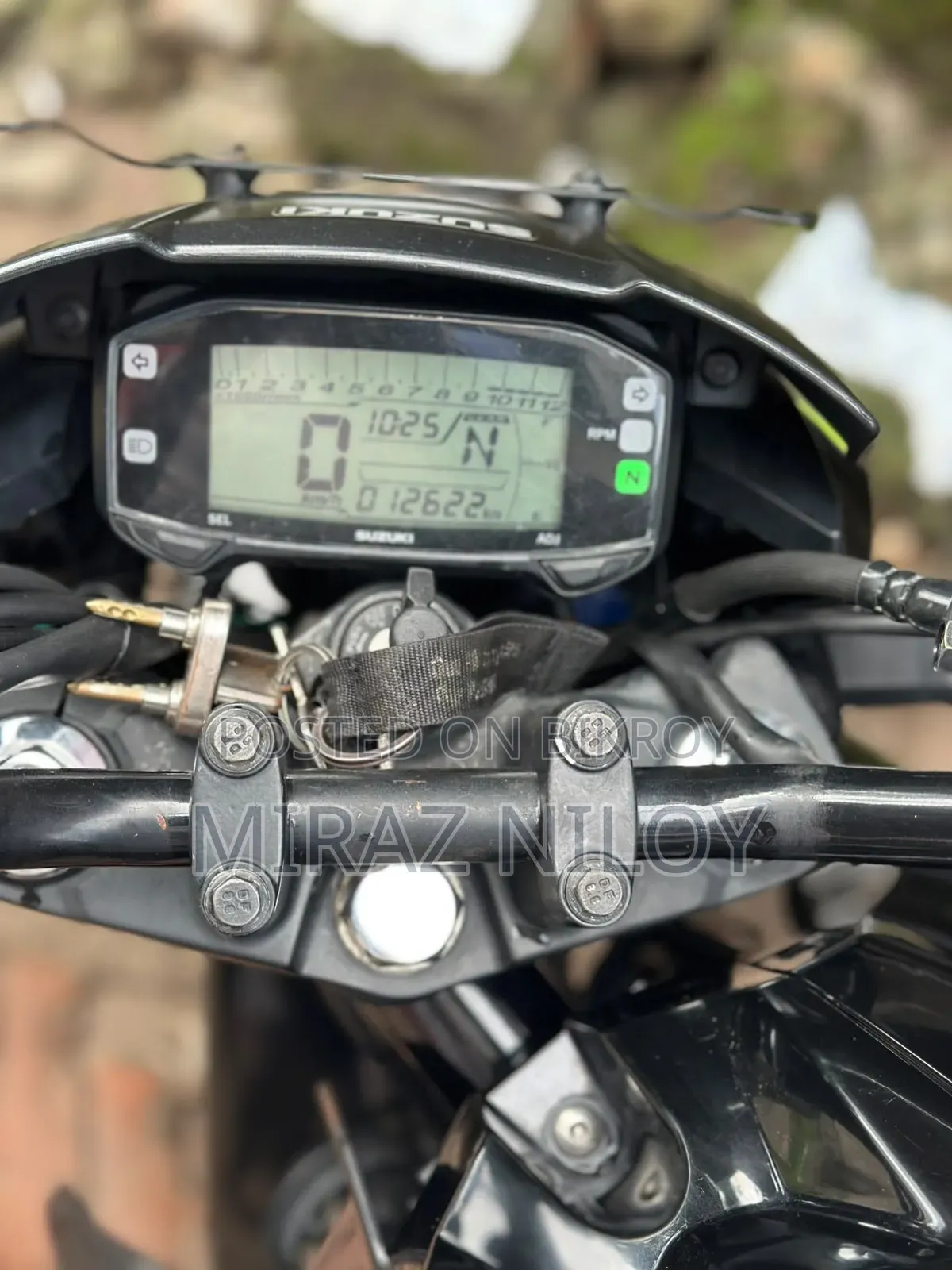 নতুন সুজুকি জিক্সার ২০২৫ কালো
