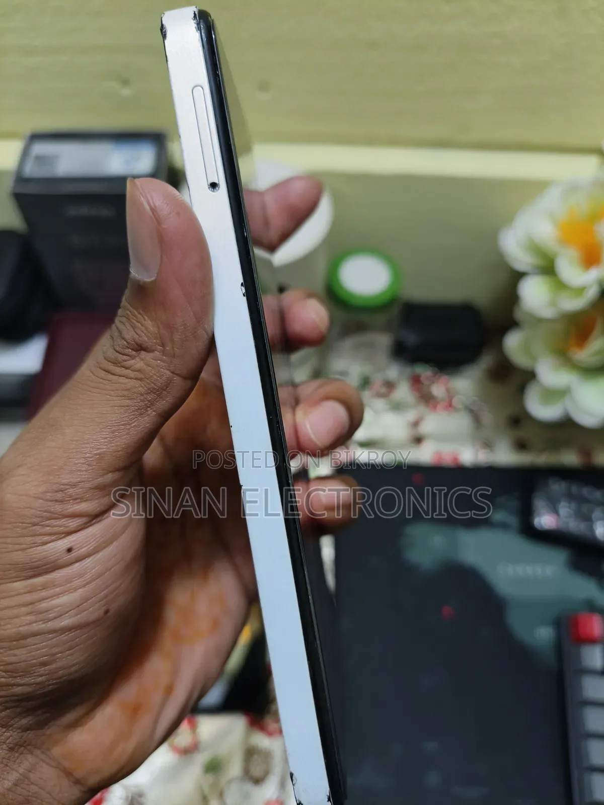 Walton ORBIT Y70C 64 GB White