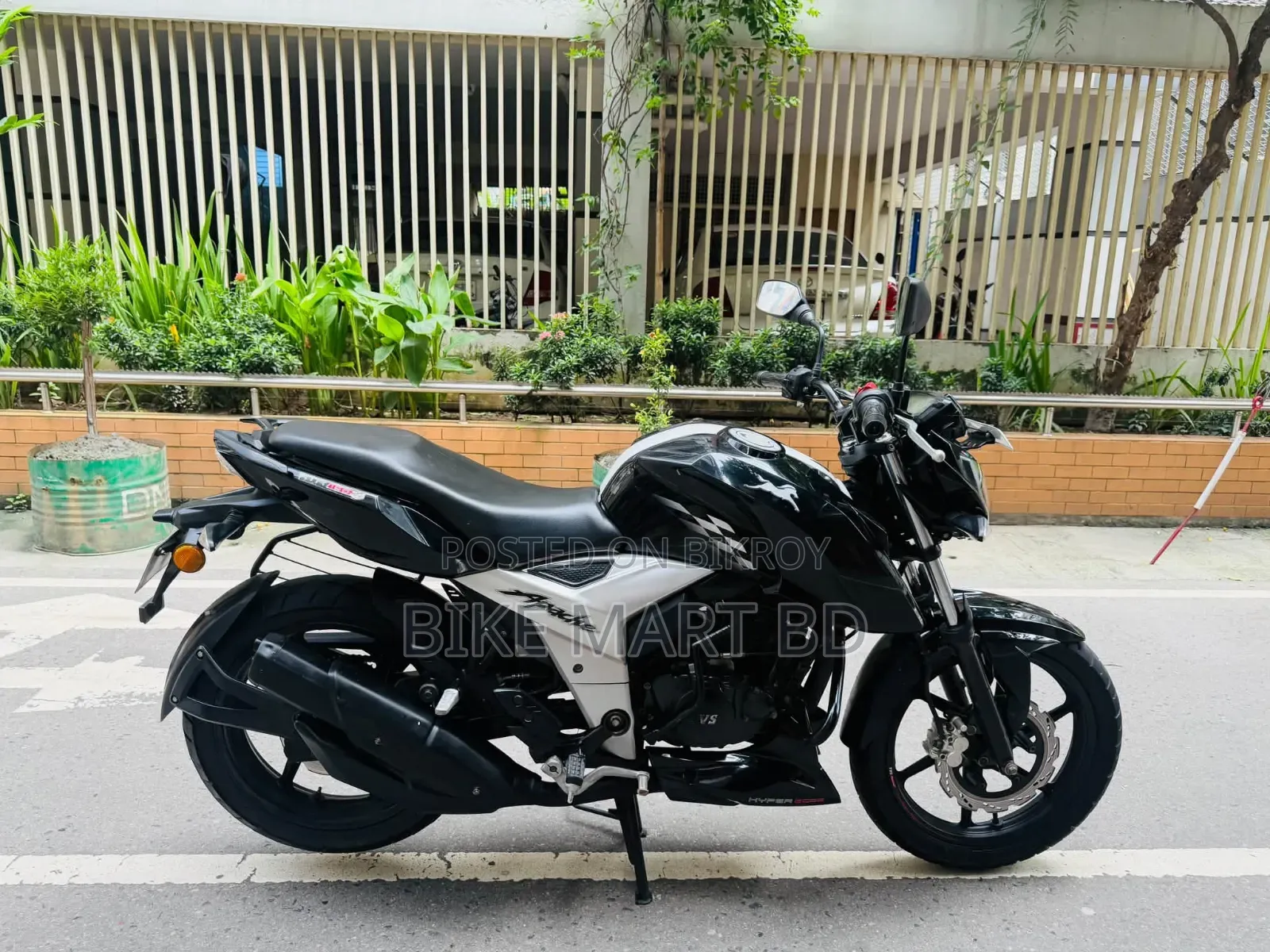 TVS Apache RTR 160 4V 2021 Black