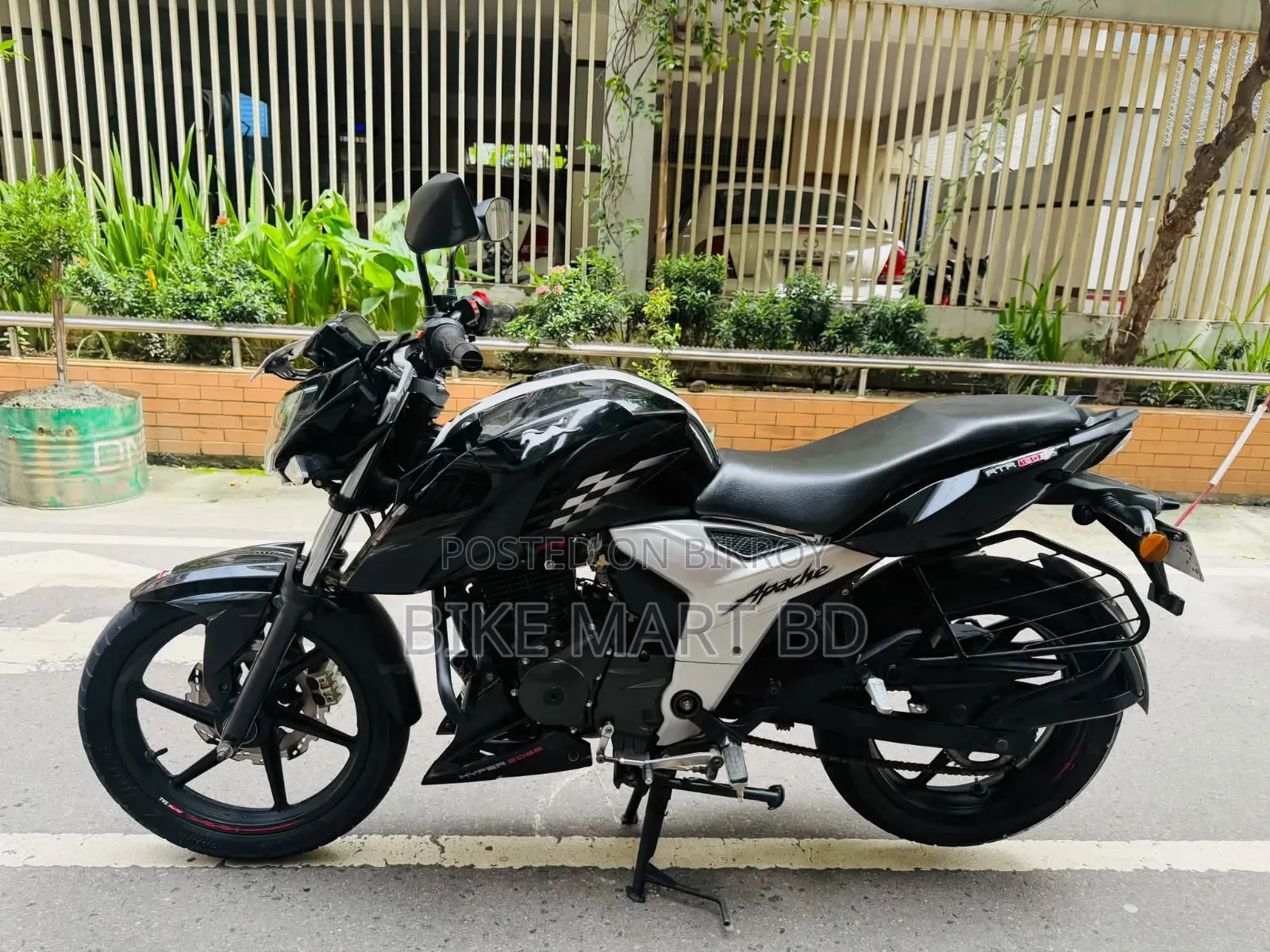 TVS Apache RTR 160 4V 2021 Black