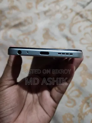 ইনফিনিক্স হট ৬০আই ২৫৬ জিবি রূপালী