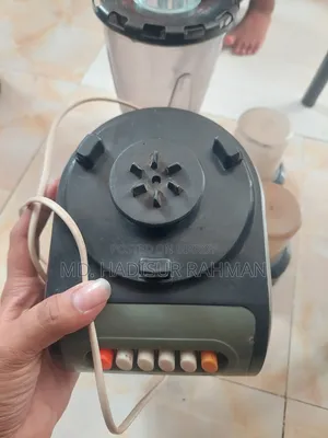 পুরানো ভালো অবস্থার ব্লেন্ডার
