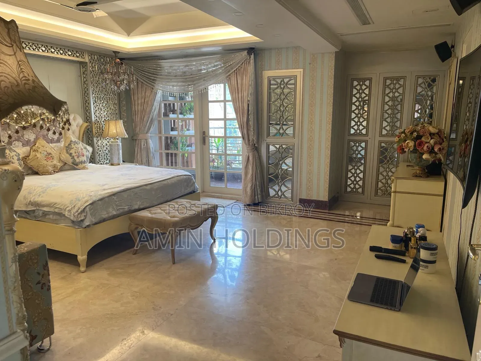 Furnished 4-Bedroom Duplex in Gulshan for Sale