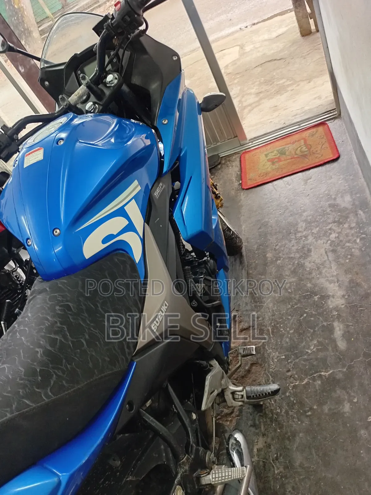 সুজুকি গিক্সার ২০২২ ব্লু
