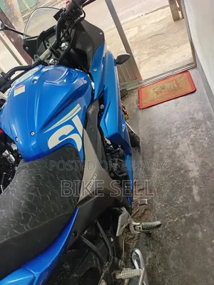 সুজুকি গিক্সার ২০২২ ব্লু