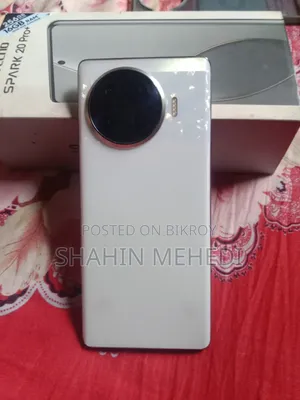টেকনো স্পার্ক ২০ প্রো প্লাস ২৫৬ জিবি হোয়াইট