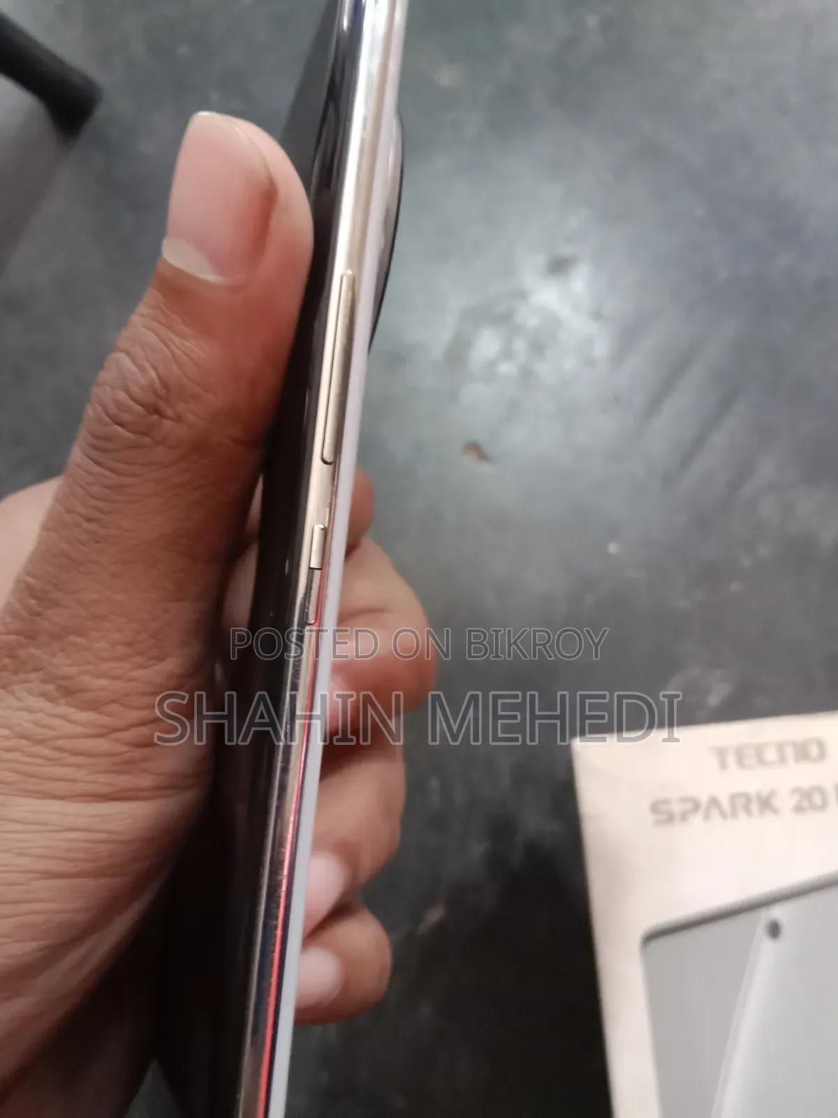টেকনো স্পার্ক ২০ প্রো প্লাস ২৫৬ জিবি হোয়াইট
