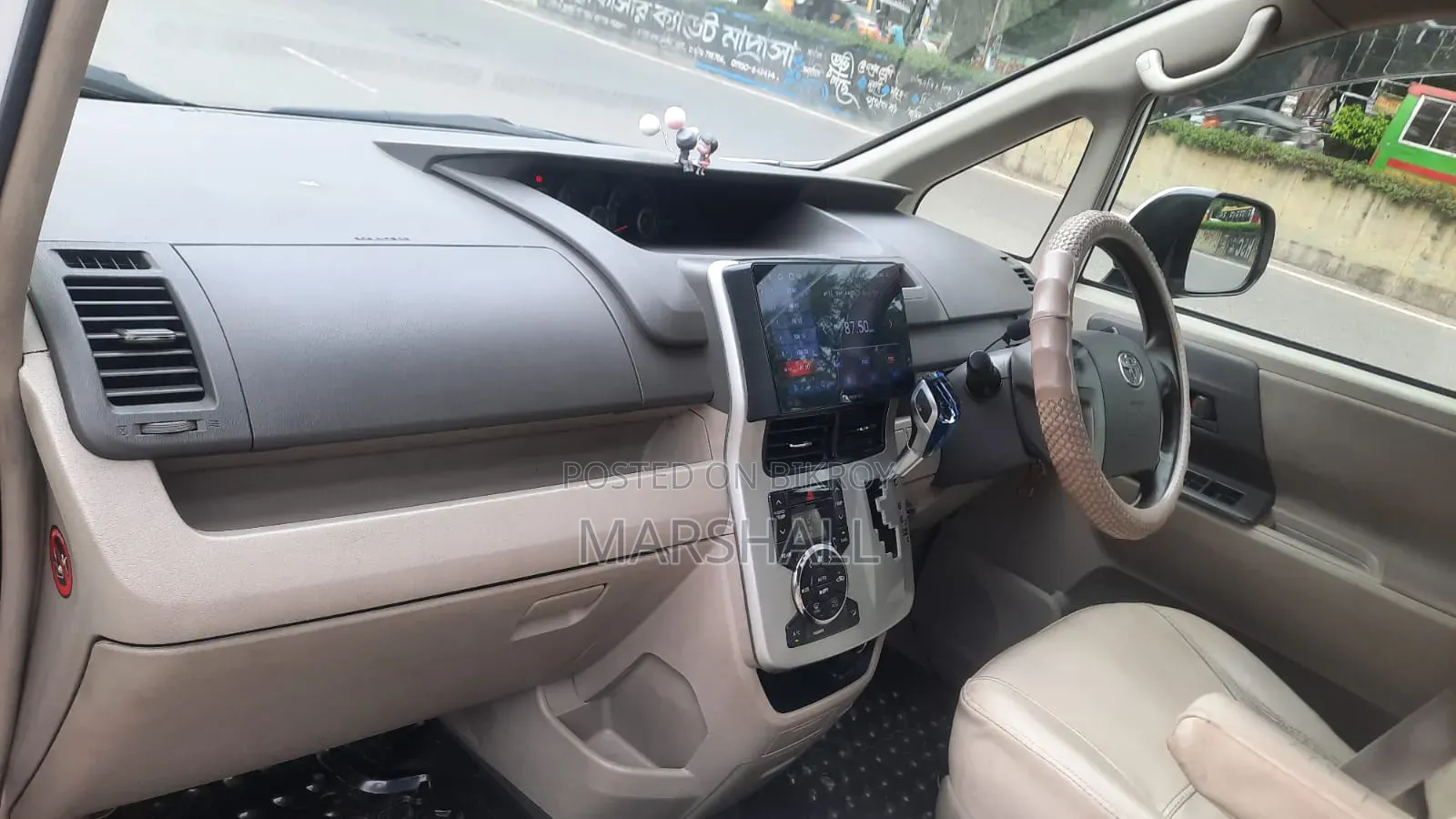 টয়োটা নোয়া ২০১২ পার্ল