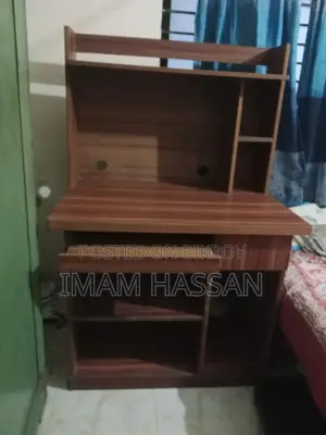 টেবিল টা বিক্রি হবে