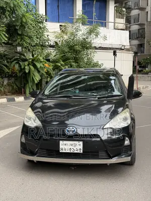 টয়োটা অ্যাকোয়া ২০১৩ ব্ল্যাক