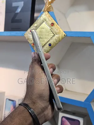 মোটোলোরা মোটো জি স্টাইলাস ৫জি (২০২৪) ১২৮ জিবি গোল্ড