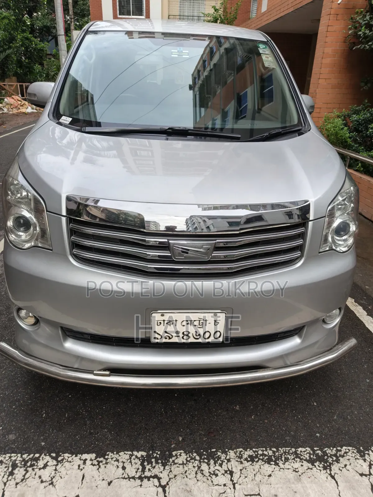 Toyota Noah 2012 Silver